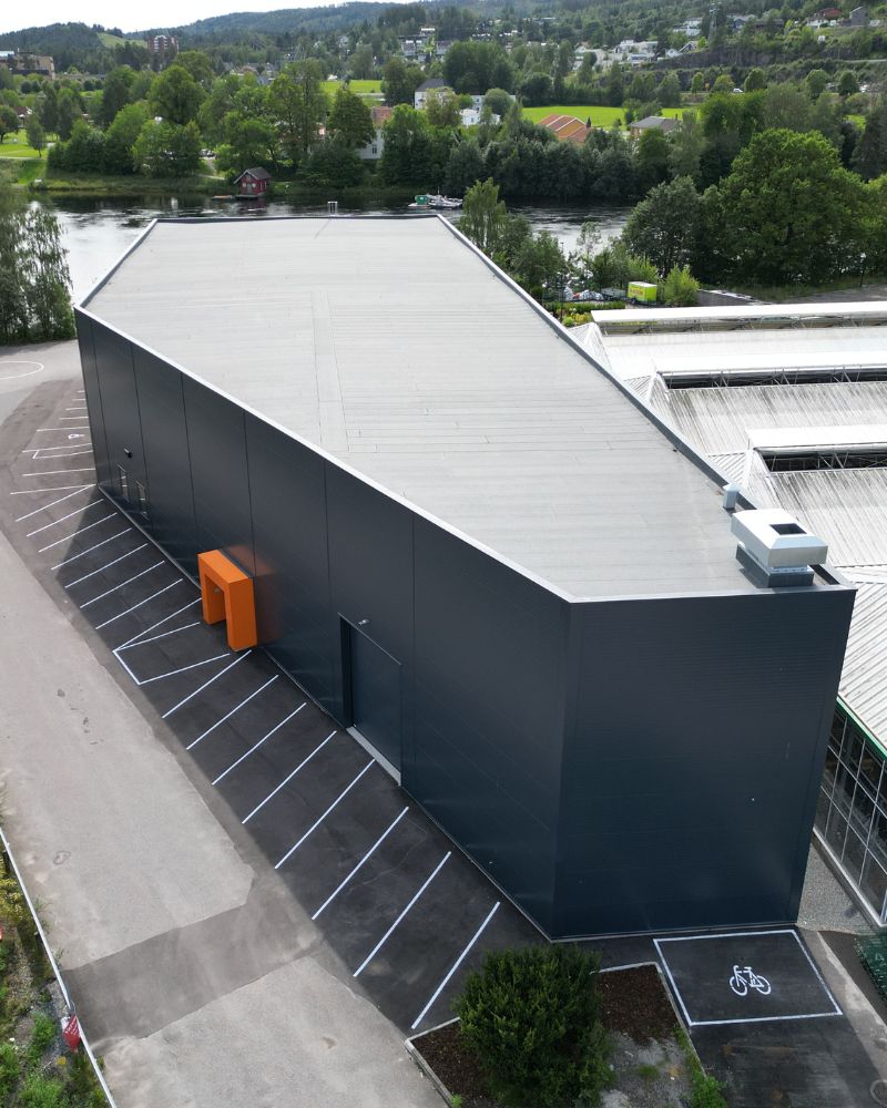 Dronebilde av padeltennishall levert av FBS nor