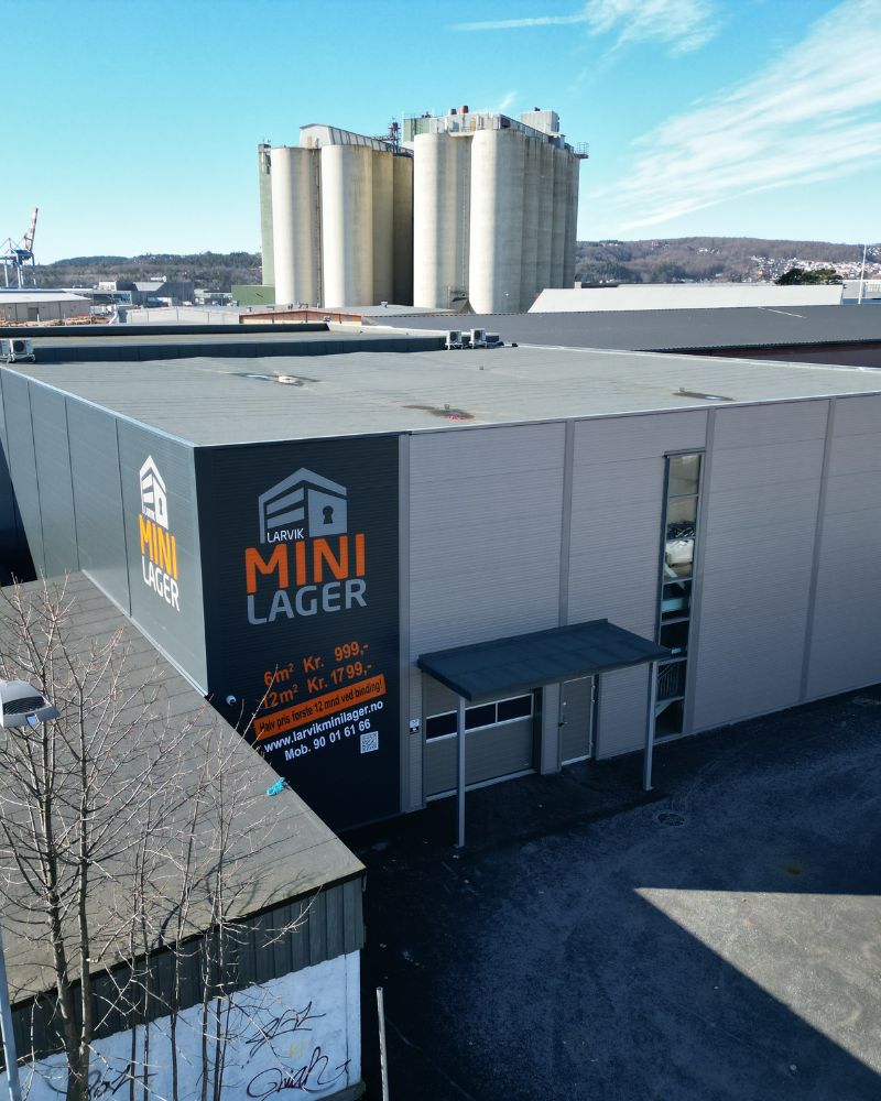 Minilager og kontorbygg satt opp av FBSnor i Larvik.