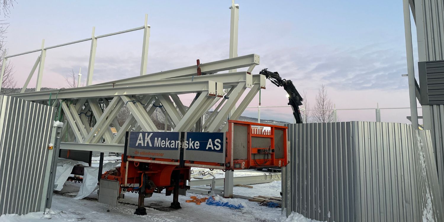 Stålkonstruksjon av kombinasjonsbygg lager og butikk Mobile Zentrum, Hokksund