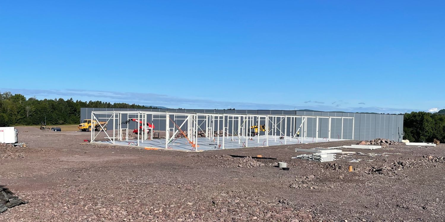Stålkonstruksjonen til lagerseksjonssbygg satt opp av FBSnor, i Hauganveien i Tønsberg.