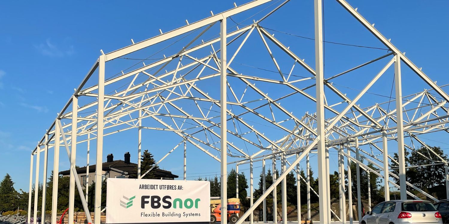 Båtopplagshaller Stathelle Marina stålkonstruksjon er ferdig.